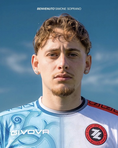 Soprano Simone, centrocampista di FC Zeta Milano